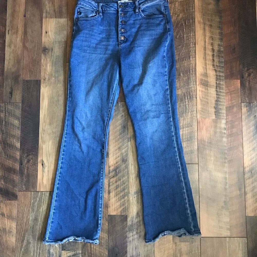 Kancan Size 15/31 Juniors boot cut Jeans denim blue frayed hem button fly